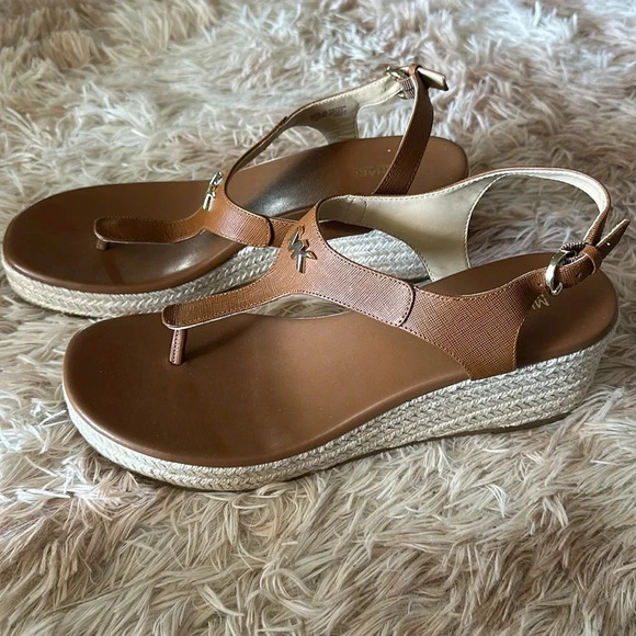 NWOB Micheal Kors wedge sandal - Picture 4 of 5